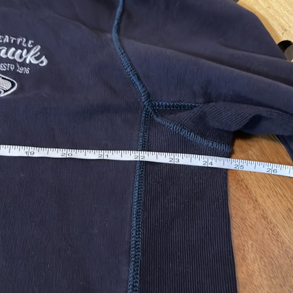 Tommy Bahama Seahawks sweatshirt - Picture 6 of 8